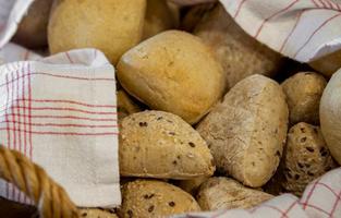 Bilder från köket och matsalen på USÖ, bilder på produktion, mat olika rätter, personal, mm